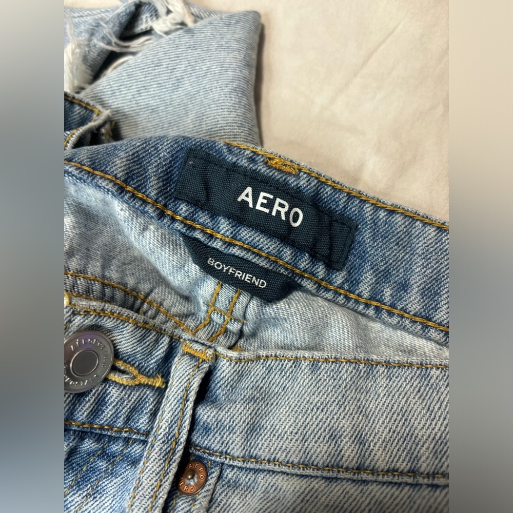 Aero Boyfriend Distressed Jeans size 4